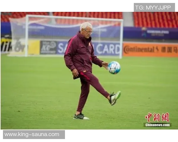 足球球星化身老者挑战极限 传奇足迹依旧留场上